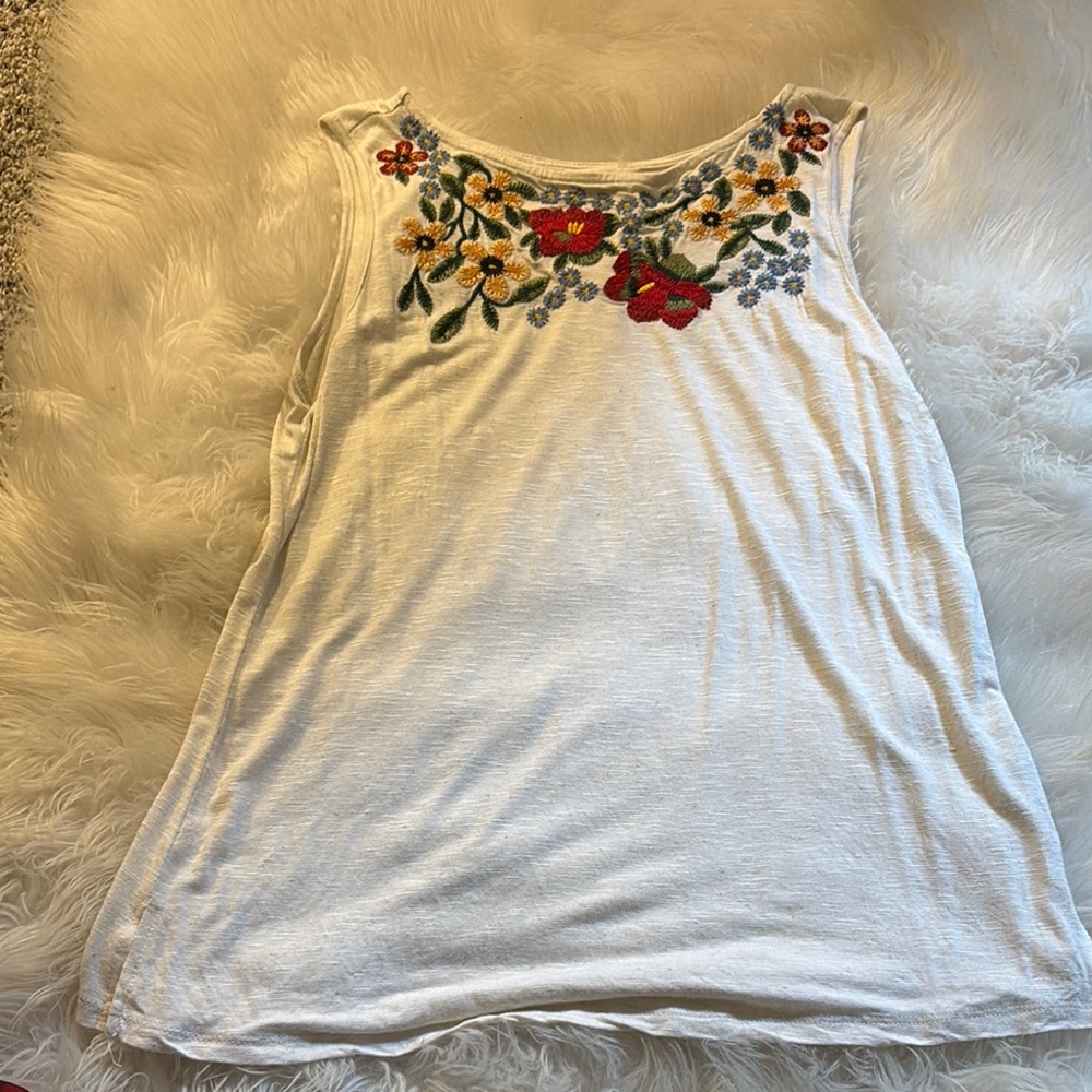 Adiva White Embellished Sleeveless Tank Top